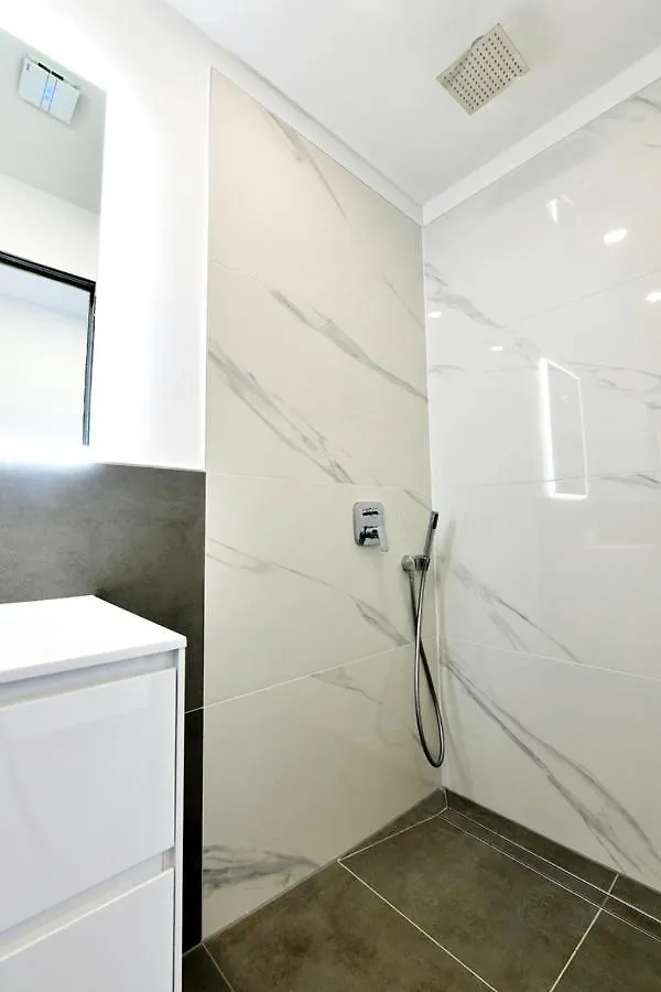 Apartments Mary مالينسكا بيت ضيافة