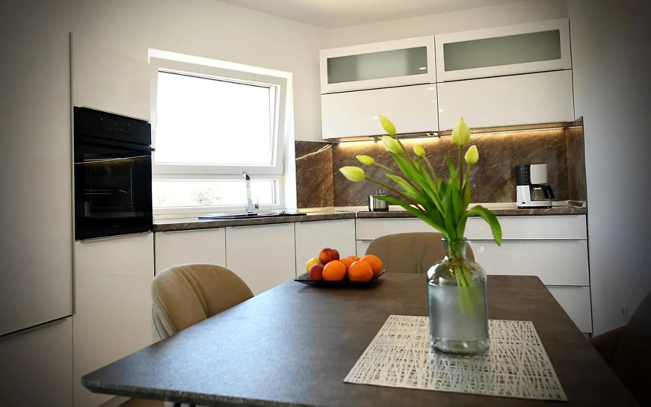 Apartments Mary مالينسكا